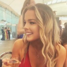 Jade Burke Singer -Neil Drover Entertainment