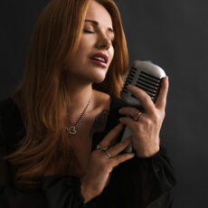 Dynamic singer with personality